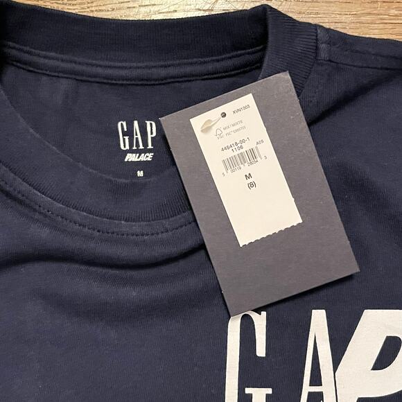 Palace x GAP Logo Blue Kid’s T-Shirt - Unisex Casual Tee - Size Med -Brand New - Picture 2 of 3